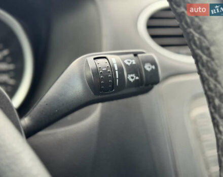 Черный Форд Фокус, объемом двигателя 1.8 л и пробегом 193 тыс. км за 5999 $, фото 52 на Automoto.ua