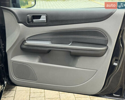 Черный Форд Фокус, объемом двигателя 1.8 л и пробегом 193 тыс. км за 5999 $, фото 81 на Automoto.ua