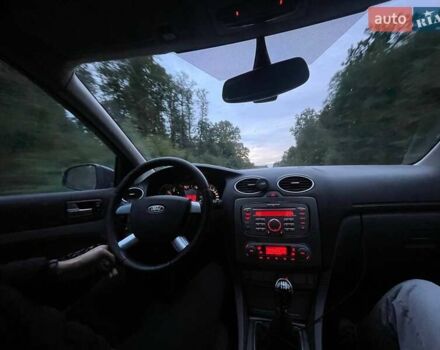 Черный Форд Фокус, объемом двигателя 1.8 л и пробегом 245 тыс. км за 7000 $, фото 77 на Automoto.ua