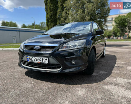 Черный Форд Фокус, объемом двигателя 1.8 л и пробегом 206 тыс. км за 5500 $, фото 1 на Automoto.ua
