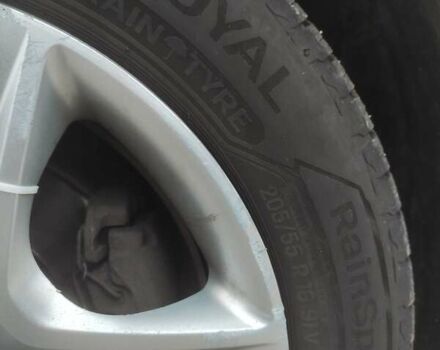 Черный Форд Фокус, объемом двигателя 1.6 л и пробегом 266 тыс. км за 5700 $, фото 11 на Automoto.ua