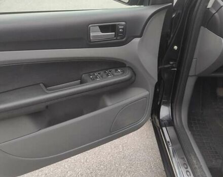 Черный Форд Фокус, объемом двигателя 1.6 л и пробегом 266 тыс. км за 5700 $, фото 18 на Automoto.ua