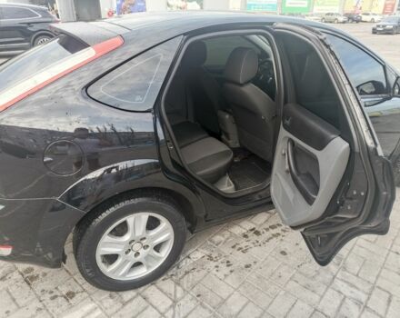 Черный Форд Фокус, объемом двигателя 1.6 л и пробегом 305 тыс. км за 5500 $, фото 4 на Automoto.ua