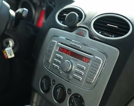 Черный Форд Фокус, объемом двигателя 1.4 л и пробегом 198 тыс. км за 6000 $, фото 29 на Automoto.ua