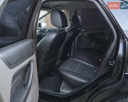 Черный Форд Фокус, объемом двигателя 1.6 л и пробегом 209 тыс. км за 6850 $, фото 27 на Automoto.ua