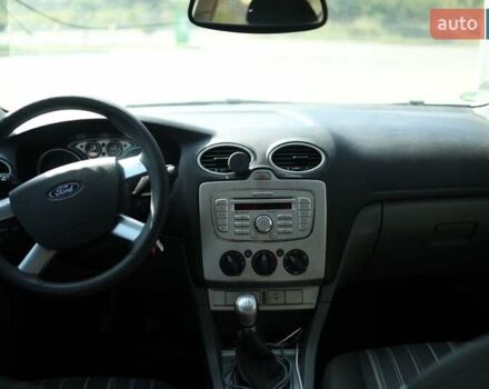 Черный Форд Фокус, объемом двигателя 1.4 л и пробегом 198 тыс. км за 6000 $, фото 9 на Automoto.ua