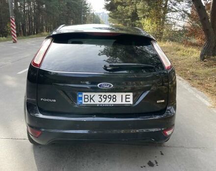 Чорний Форд Фокус, об'ємом двигуна 2 л та пробігом 257 тис. км за 5400 $, фото 4 на Automoto.ua