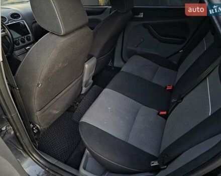 Черный Форд Фокус, объемом двигателя 1.6 л и пробегом 189 тыс. км за 5599 $, фото 22 на Automoto.ua