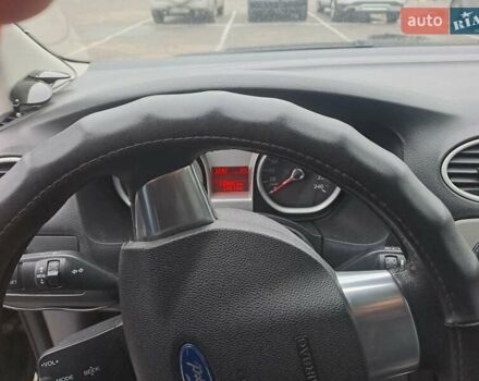 Черный Форд Фокус, объемом двигателя 1.6 л и пробегом 133 тыс. км за 6100 $, фото 4 на Automoto.ua