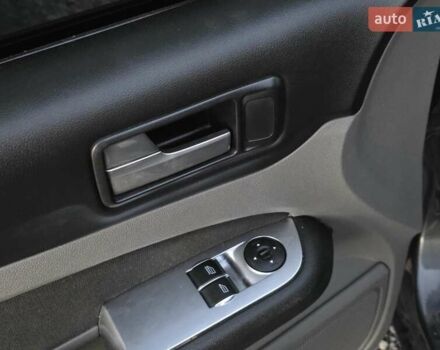 Черный Форд Фокус, объемом двигателя 1.6 л и пробегом 189 тыс. км за 5599 $, фото 30 на Automoto.ua