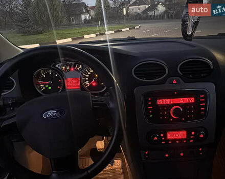 Черный Форд Фокус, объемом двигателя 1.8 л и пробегом 240 тыс. км за 5100 $, фото 17 на Automoto.ua