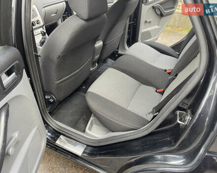 Черный Форд Фокус, объемом двигателя 1.6 л и пробегом 178 тыс. км за 6300 $, фото 15 на Automoto.ua