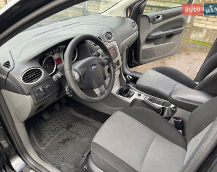 Черный Форд Фокус, объемом двигателя 1.6 л и пробегом 178 тыс. км за 6300 $, фото 12 на Automoto.ua