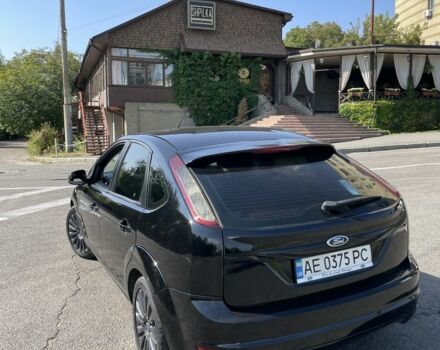 Черный Форд Фокус, объемом двигателя 1.6 л и пробегом 300 тыс. км за 5100 $, фото 4 на Automoto.ua
