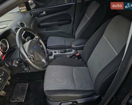 Черный Форд Фокус, объемом двигателя 1.6 л и пробегом 189 тыс. км за 5599 $, фото 21 на Automoto.ua