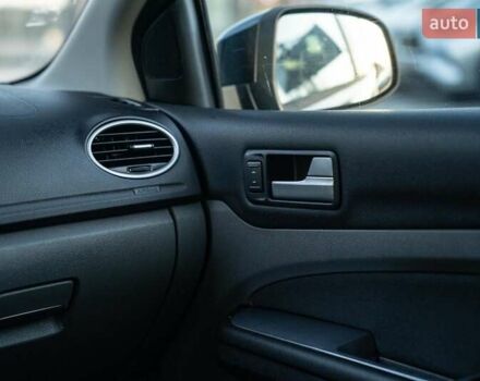 Чорний Форд Фокус, об'ємом двигуна 2 л та пробігом 258 тис. км за 7700 $, фото 26 на Automoto.ua