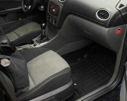 Черный Форд Фокус, объемом двигателя 1.6 л и пробегом 235 тыс. км за 5500 $, фото 1 на Automoto.ua