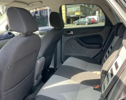 Черный Форд Фокус, объемом двигателя 1.6 л и пробегом 300 тыс. км за 5100 $, фото 6 на Automoto.ua