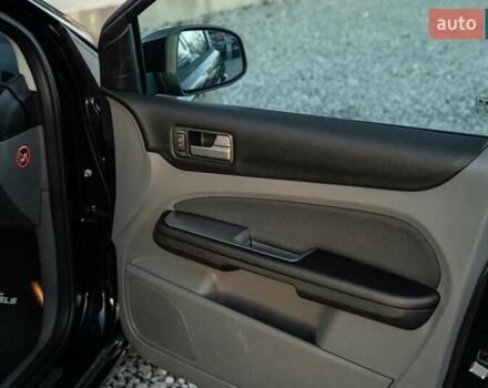 Чорний Форд Фокус, об'ємом двигуна 2 л та пробігом 258 тис. км за 7700 $, фото 31 на Automoto.ua