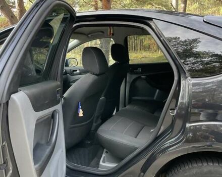 Чорний Форд Фокус, об'ємом двигуна 2 л та пробігом 257 тис. км за 5400 $, фото 11 на Automoto.ua