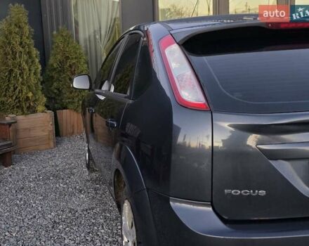 Черный Форд Фокус, объемом двигателя 1.6 л и пробегом 189 тыс. км за 5599 $, фото 18 на Automoto.ua