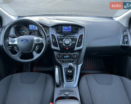 Черный Форд Фокус, объемом двигателя 1.6 л и пробегом 219 тыс. км за 7800 $, фото 15 на Automoto.ua