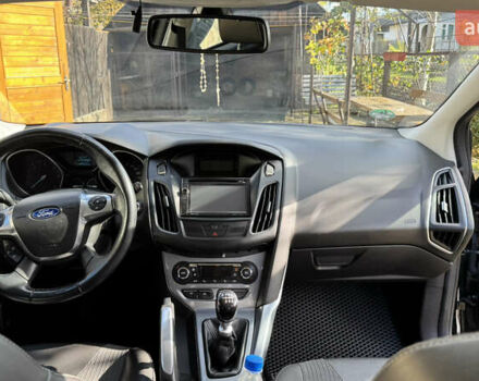 Черный Форд Фокус, объемом двигателя 1.6 л и пробегом 196 тыс. км за 8300 $, фото 10 на Automoto.ua