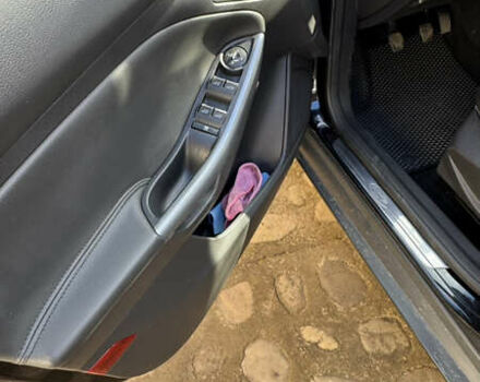 Черный Форд Фокус, объемом двигателя 1.6 л и пробегом 196 тыс. км за 8300 $, фото 15 на Automoto.ua