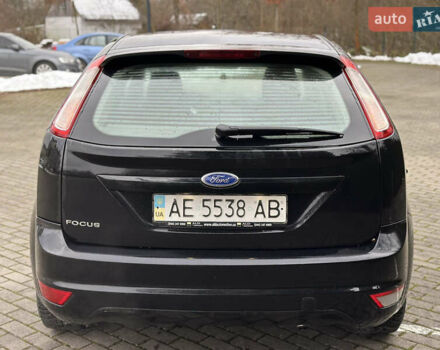 Черный Форд Фокус, объемом двигателя 2 л и пробегом 410 тыс. км за 3999 $, фото 4 на Automoto.ua