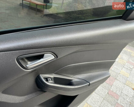 Черный Форд Фокус, объемом двигателя 1.6 л и пробегом 250 тыс. км за 8299 $, фото 91 на Automoto.ua