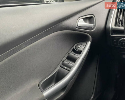 Чорний Форд Фокус, об'ємом двигуна 1 л та пробігом 170 тис. км за 6500 $, фото 31 на Automoto.ua