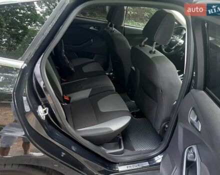 Черный Форд Фокус, объемом двигателя 1.6 л и пробегом 179 тыс. км за 8800 $, фото 6 на Automoto.ua