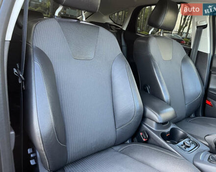 Черный Форд Фокус, объемом двигателя 1.6 л и пробегом 250 тыс. км за 8299 $, фото 99 на Automoto.ua