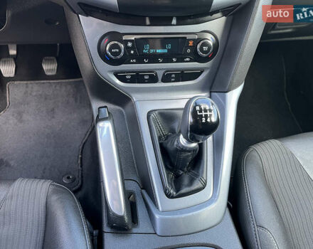 Черный Форд Фокус, объемом двигателя 1.6 л и пробегом 250 тыс. км за 8299 $, фото 120 на Automoto.ua