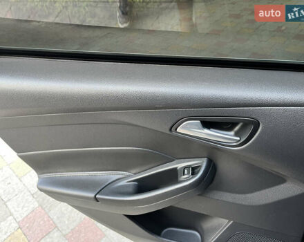 Черный Форд Фокус, объемом двигателя 1.6 л и пробегом 250 тыс. км за 8299 $, фото 80 на Automoto.ua