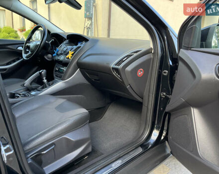 Черный Форд Фокус, объемом двигателя 1.6 л и пробегом 250 тыс. км за 8299 $, фото 92 на Automoto.ua