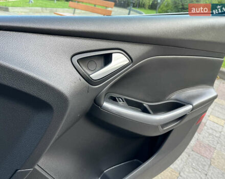 Черный Форд Фокус, объемом двигателя 1.6 л и пробегом 250 тыс. км за 8299 $, фото 96 на Automoto.ua