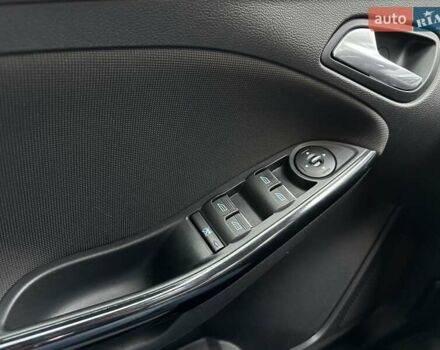 Черный Форд Фокус, объемом двигателя 1.6 л и пробегом 162 тыс. км за 7300 $, фото 28 на Automoto.ua