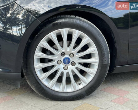 Черный Форд Фокус, объемом двигателя 1.6 л и пробегом 250 тыс. км за 8299 $, фото 6 на Automoto.ua