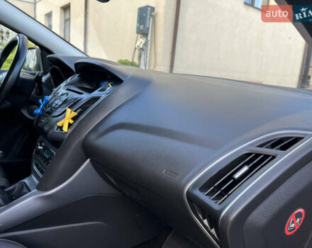 Черный Форд Фокус, объемом двигателя 1.6 л и пробегом 250 тыс. км за 8299 $, фото 101 на Automoto.ua