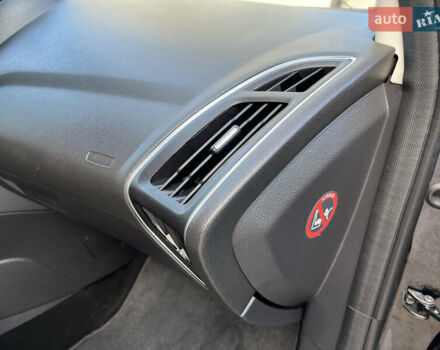 Черный Форд Фокус, объемом двигателя 1.6 л и пробегом 250 тыс. км за 8299 $, фото 103 на Automoto.ua