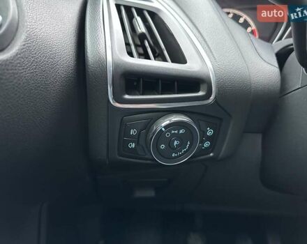 Черный Форд Фокус, объемом двигателя 1.6 л и пробегом 162 тыс. км за 7300 $, фото 27 на Automoto.ua