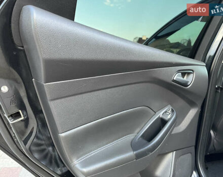 Черный Форд Фокус, объемом двигателя 1.6 л и пробегом 250 тыс. км за 8299 $, фото 78 на Automoto.ua