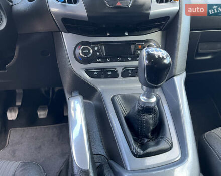 Черный Форд Фокус, объемом двигателя 1.6 л и пробегом 250 тыс. км за 8299 $, фото 122 на Automoto.ua