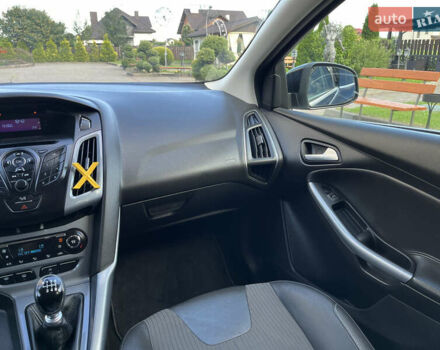 Черный Форд Фокус, объемом двигателя 1.6 л и пробегом 250 тыс. км за 8299 $, фото 108 на Automoto.ua