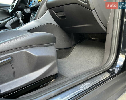 Черный Форд Фокус, объемом двигателя 1.6 л и пробегом 250 тыс. км за 8299 $, фото 102 на Automoto.ua