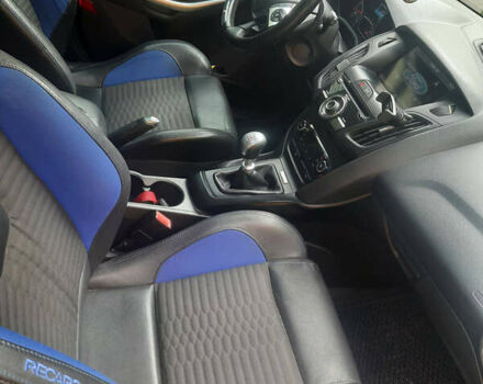 Черный Форд Фокус, объемом двигателя 2 л и пробегом 225 тыс. км за 7800 $, фото 4 на Automoto.ua