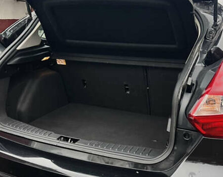 Чорний Форд Фокус, об'ємом двигуна 2 л та пробігом 69 тис. км за 10000 $, фото 7 на Automoto.ua