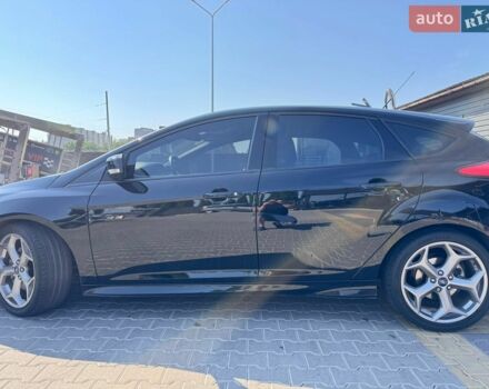 Чорний Форд Фокус, об'ємом двигуна 2 л та пробігом 67 тис. км за 12700 $, фото 2 на Automoto.ua