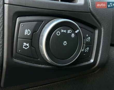 Чорний Форд Фокус, об'ємом двигуна 2 л та пробігом 123 тис. км за 12990 $, фото 22 на Automoto.ua